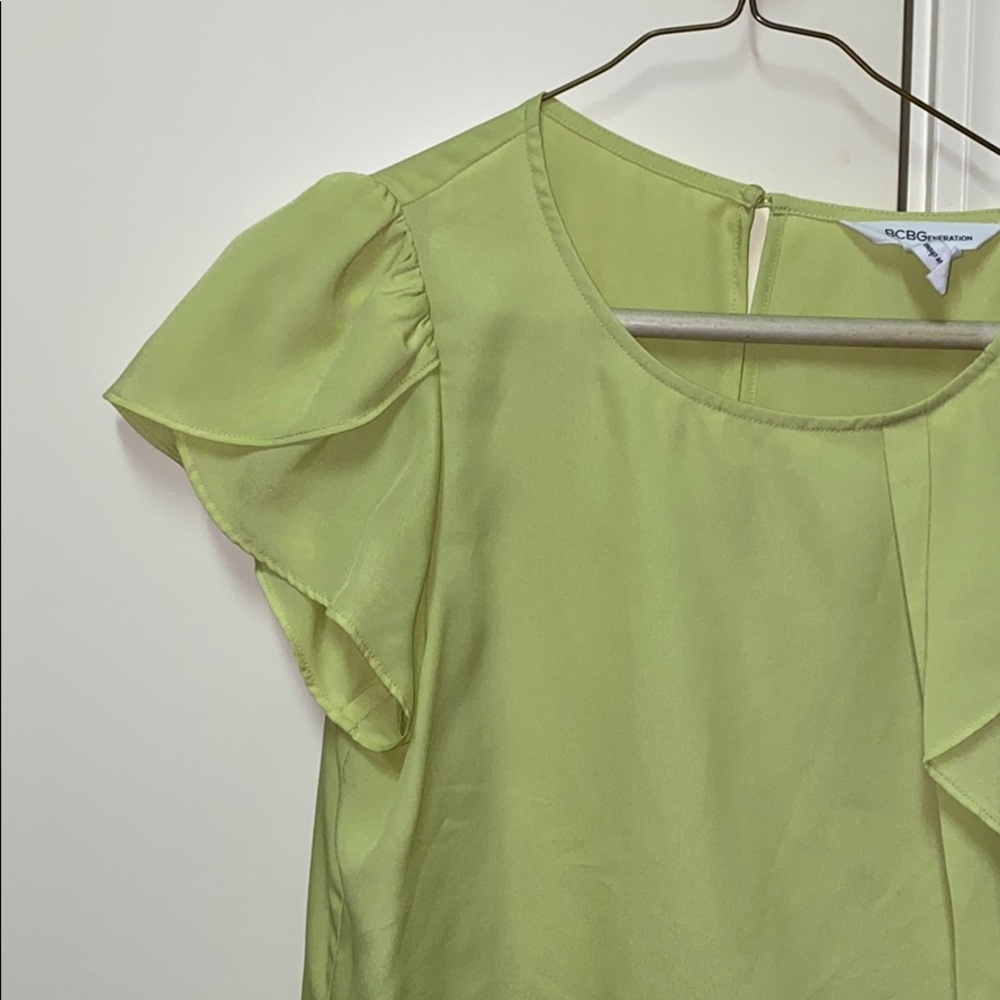 BCBGeneration cross drape front top - Picture 3 of 10
